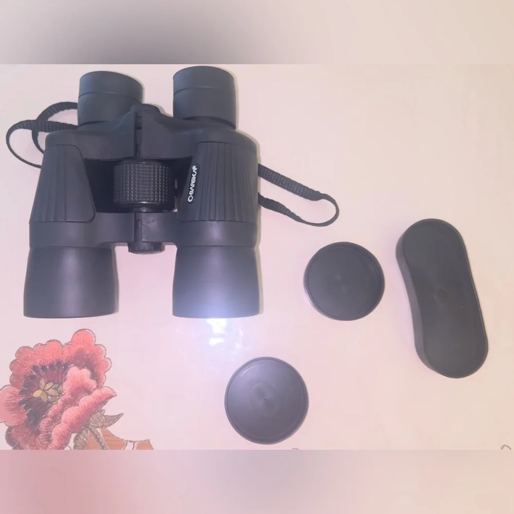 Binoculars with its original bag